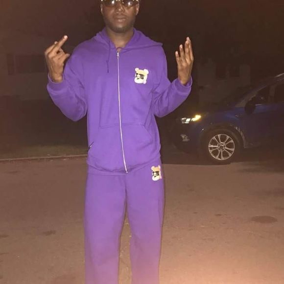 Meet your Posher, Sofa - Picture 1 of 1